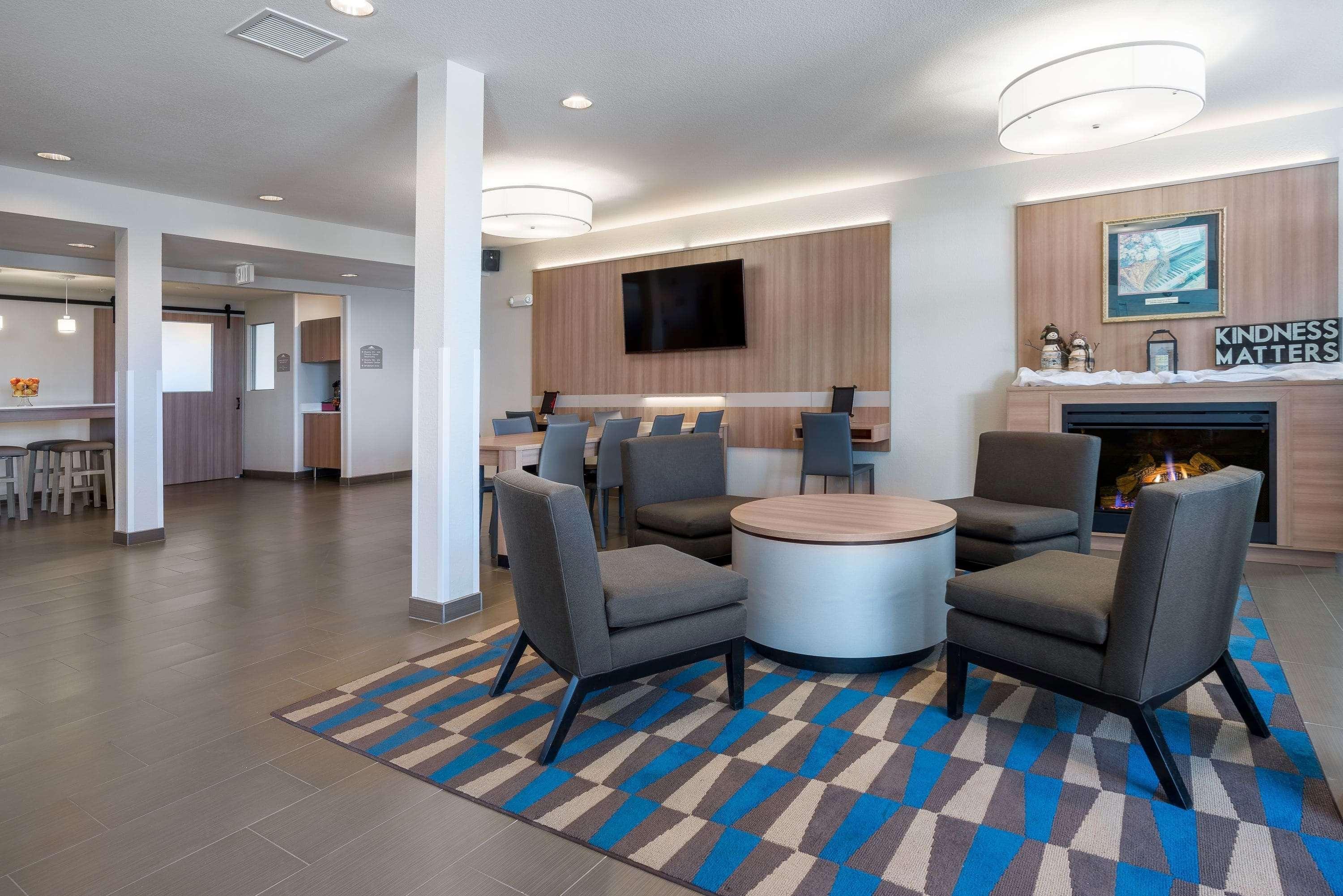 Microtel Inn & Suites By Wyndham Moorhead Fargo Area Zewnętrze zdjęcie
