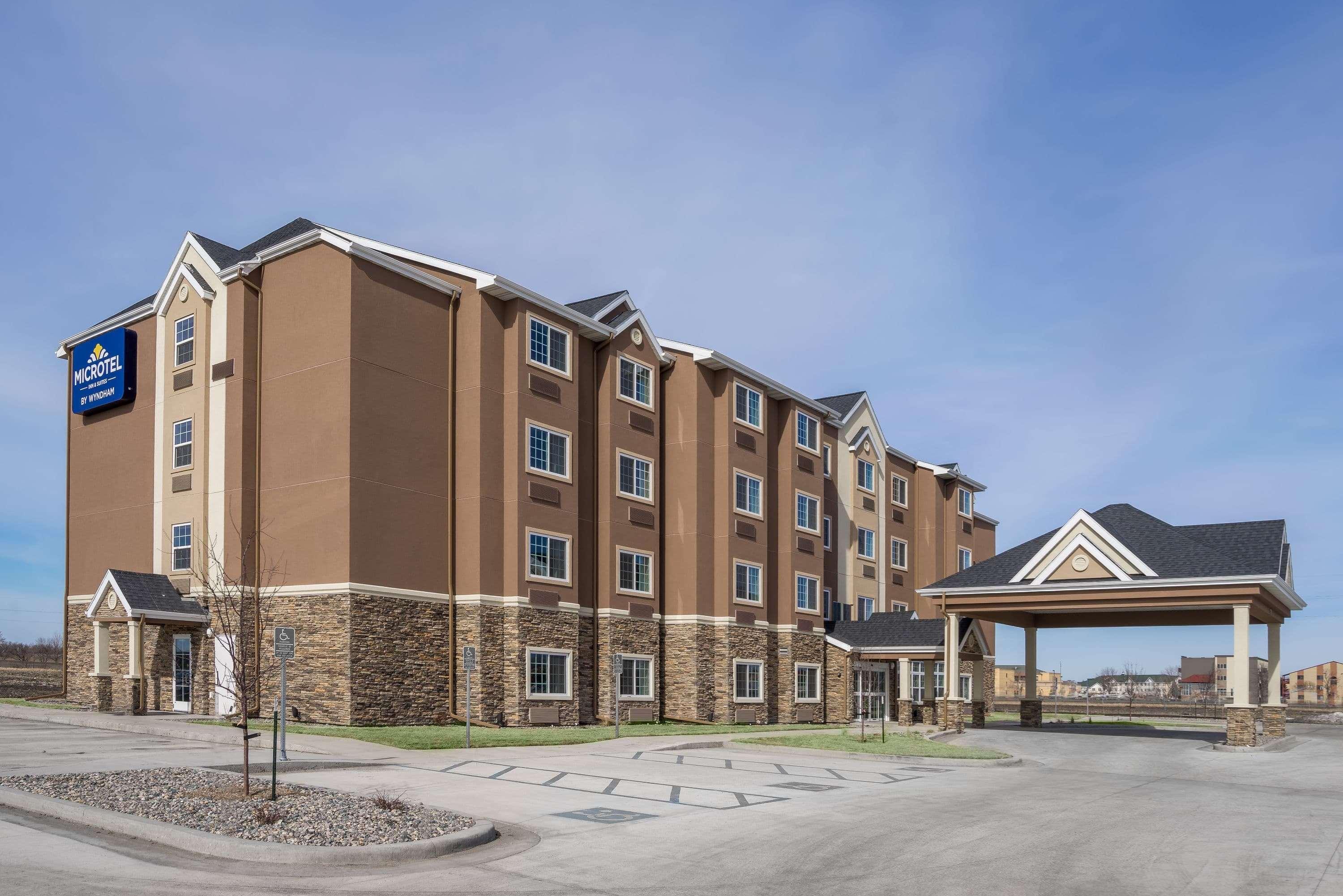 Microtel Inn & Suites By Wyndham Moorhead Fargo Area Zewnętrze zdjęcie