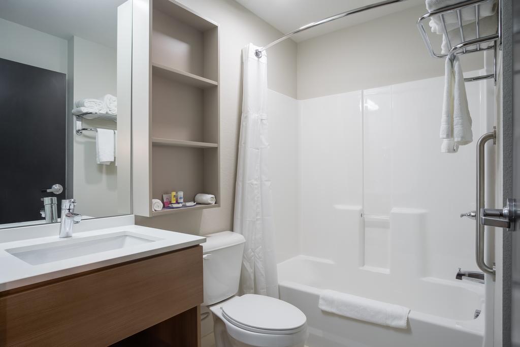 Microtel Inn & Suites By Wyndham Moorhead Fargo Area Zewnętrze zdjęcie