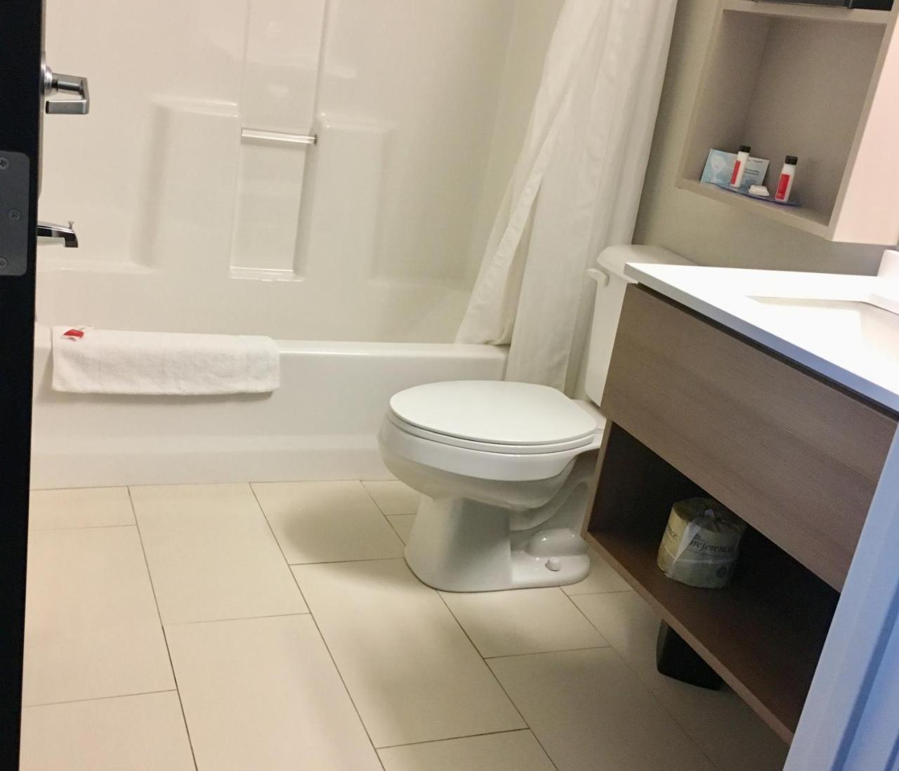 Microtel Inn & Suites By Wyndham Moorhead Fargo Area Zewnętrze zdjęcie