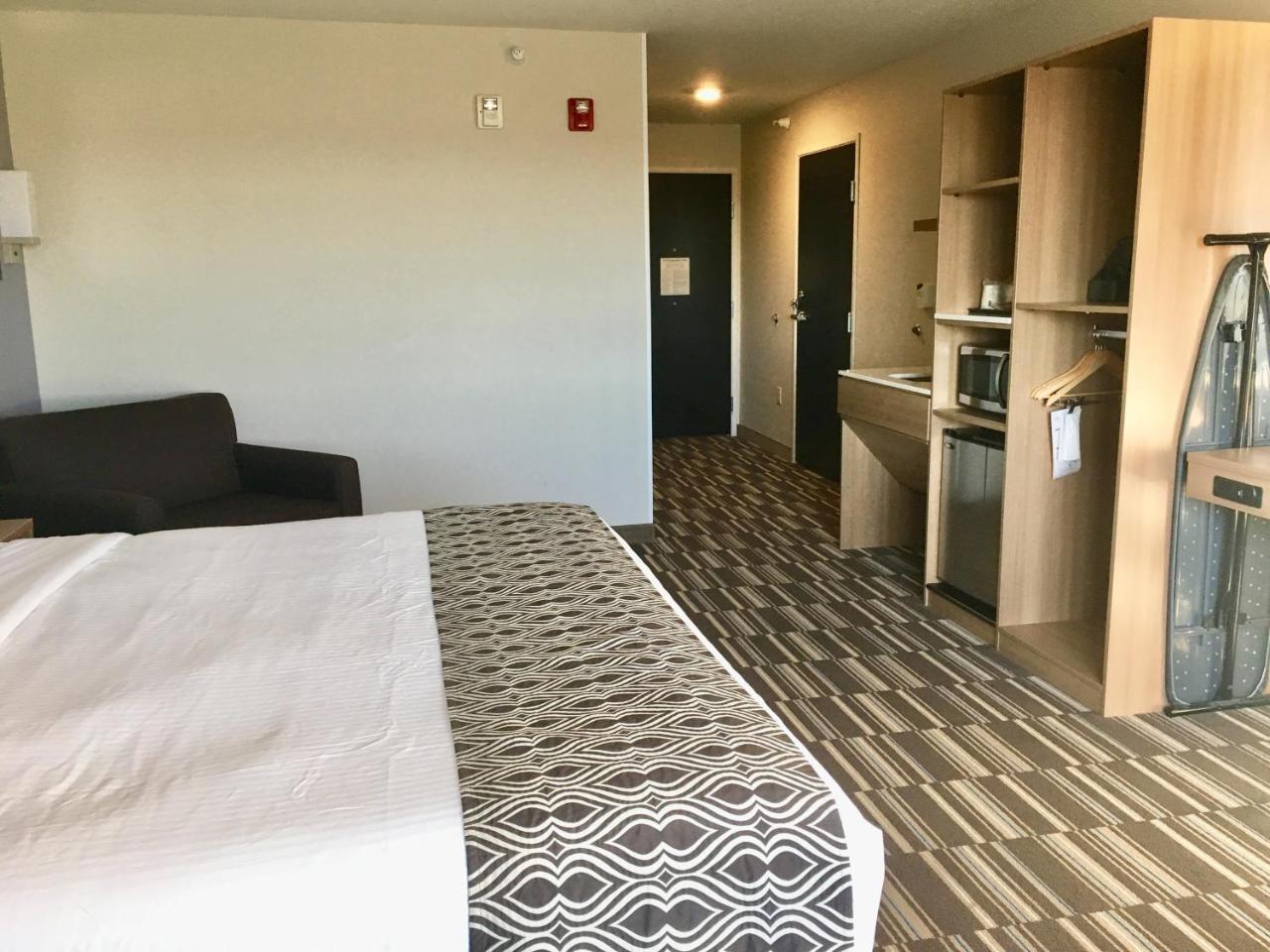 Microtel Inn & Suites By Wyndham Moorhead Fargo Area Zewnętrze zdjęcie